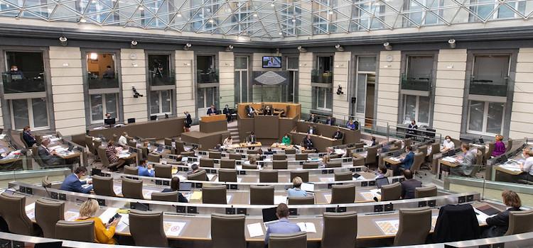 Vlaams Parlement vraagt om expertisecentrum rond int...