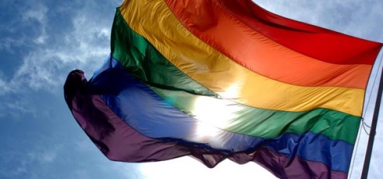 Alle Limburgse gemeenten hangen een regenboogvlag uit op 17 mei