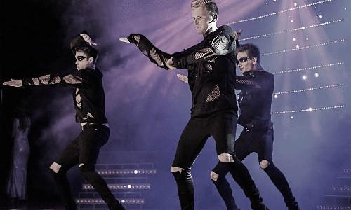 Jongens van Trinxx bespuwd tijdens optredens