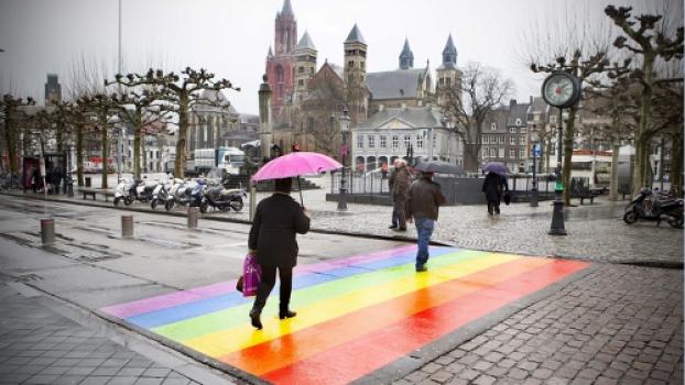 COC wil permanent regenboogzebrapad in Maastricht
