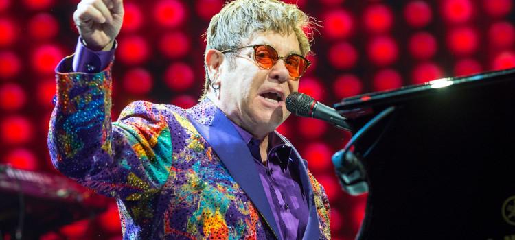 Elton John:'Ik moet in Rusland optreden om homo's te steunen'