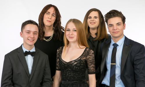 M/V/X schetst een integer beeld van transgenders
