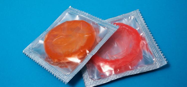 Corona doet condoomgebruik met veertig procent dalen