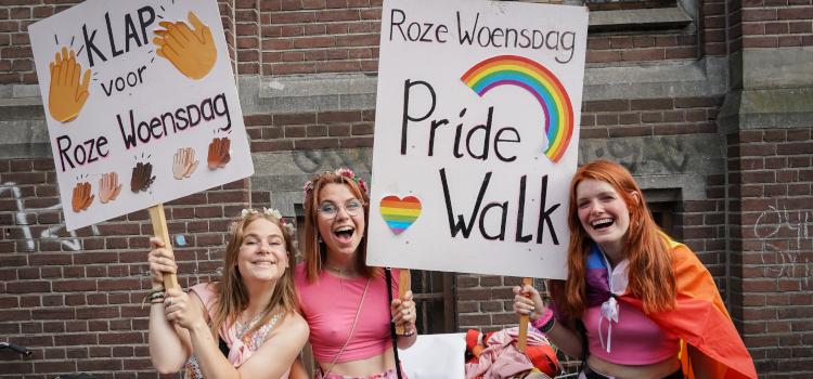 Feesten op Roze Woensdag tijdens de vierdaagse van Nijmegen