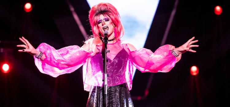 Tiense Flaminga Ferrari is eerste dragqueen in The Voice van Vlaanderen