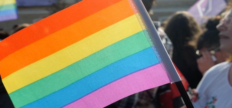 Russische rechtbank fluit ministerie terug in poging om LGBTQ-organisatie te verbieden