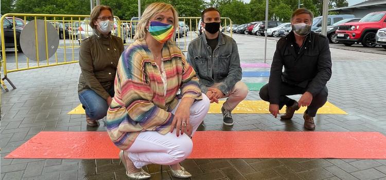 IDAHOT: Sint-Truiden heeft opnieuw een regenboogzebrapad