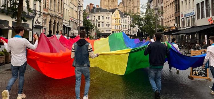 IDAHOT: Negatieve reacties en commentaren tijdens Antwerpse IDAHOT Walk